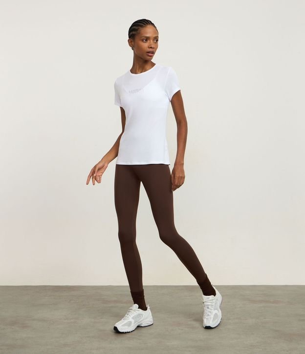 Remera Deportiva en Microfibra con Tecnologia Dry  e Estampa Localizada 3