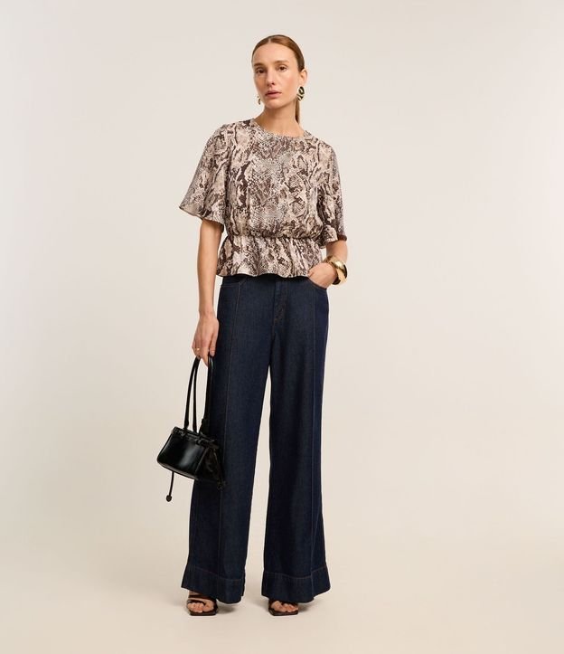 Blusa en Crepé con Cintura Fruncida y Estampa Serpiente 2