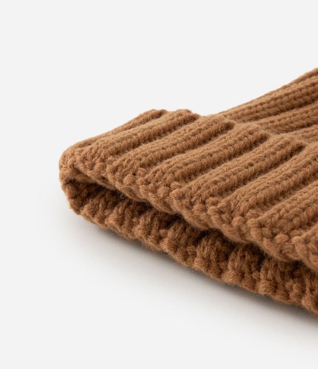 Gorro Básico en Punto con Pompón 3