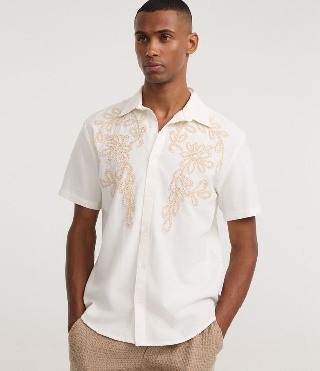 Camisa Comfort en Algodón con Bordado Floral