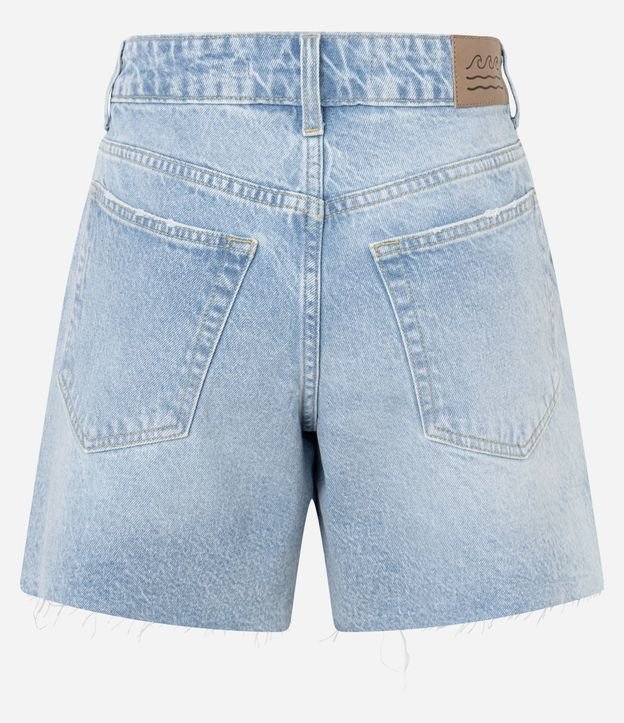 Bermuda Cintura Mediana en Jeans con Bajo Cortada 7