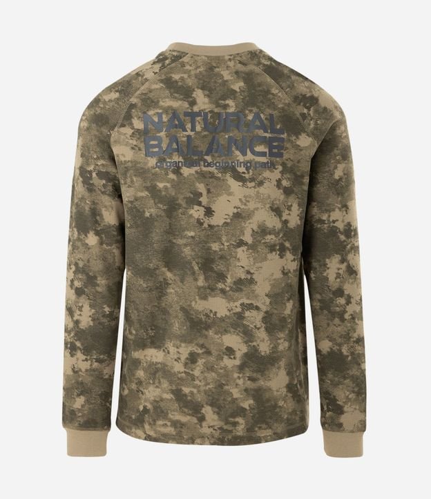 Remera Regular en Waffle Manga Larga Camuflada con Lettering Natural Balance 6