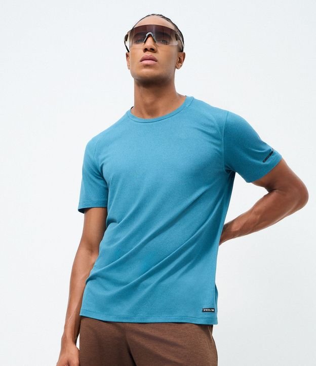 Remera Deportiva con Etiqueta en la Barra y Manga Corta 3