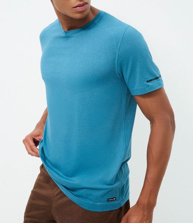 Remera Deportiva con Etiqueta en la Barra y Manga Corta 4