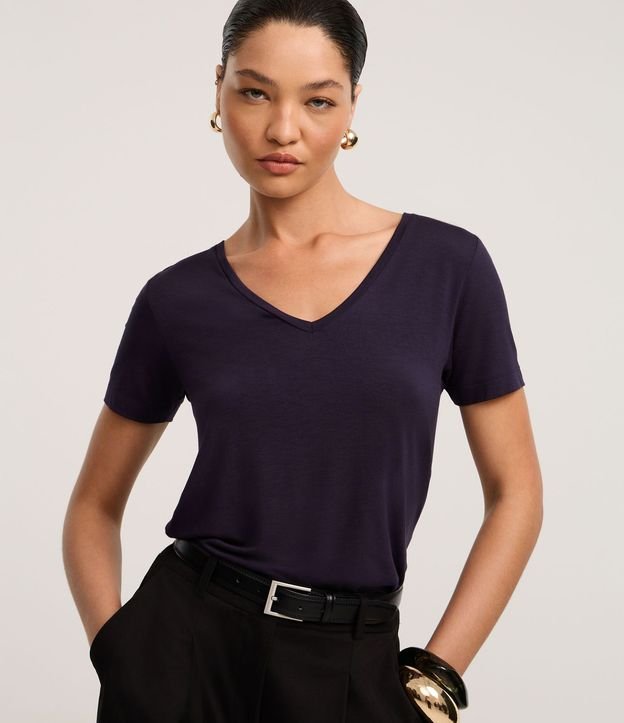 Blusa Básica en Viscosa con Escote V