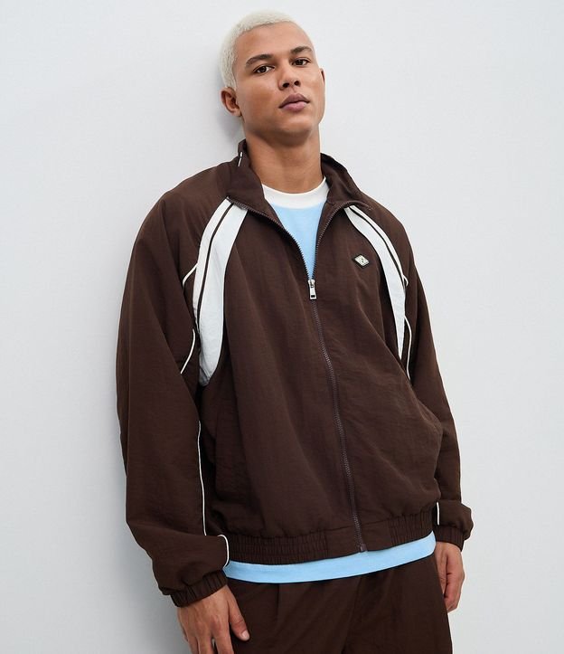 Campera en Poliamida con Rayas Laterales