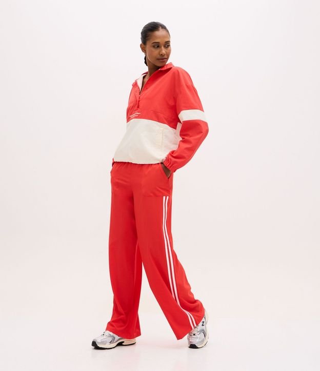 Pantalón Deportiva con Raya Lateral Contrastante y Bolsillos 1