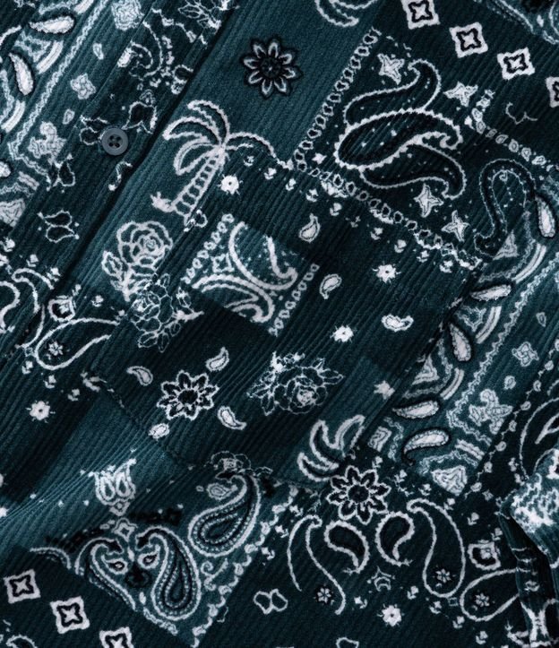 Camisa en Terciopelo con Botones y Estampa Paisley 9