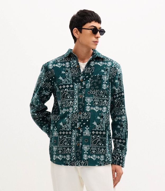 Camisa en Terciopelo con Botones y Estampa Paisley