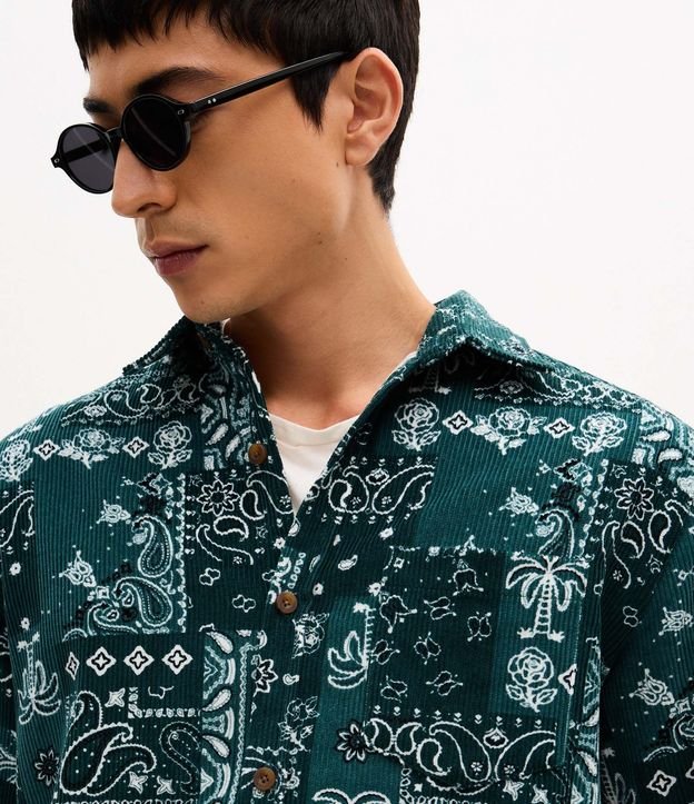 Camisa en Terciopelo con Botones y Estampa Paisley 3