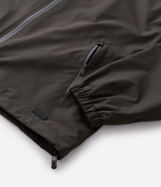 Campera Rompevientos con Capucha y Bolsillo con Cierre 10
