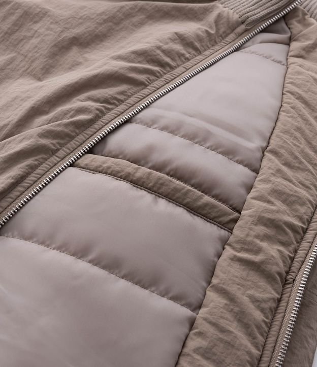 Campera Bomber en Poliamida con Bolsillos 7