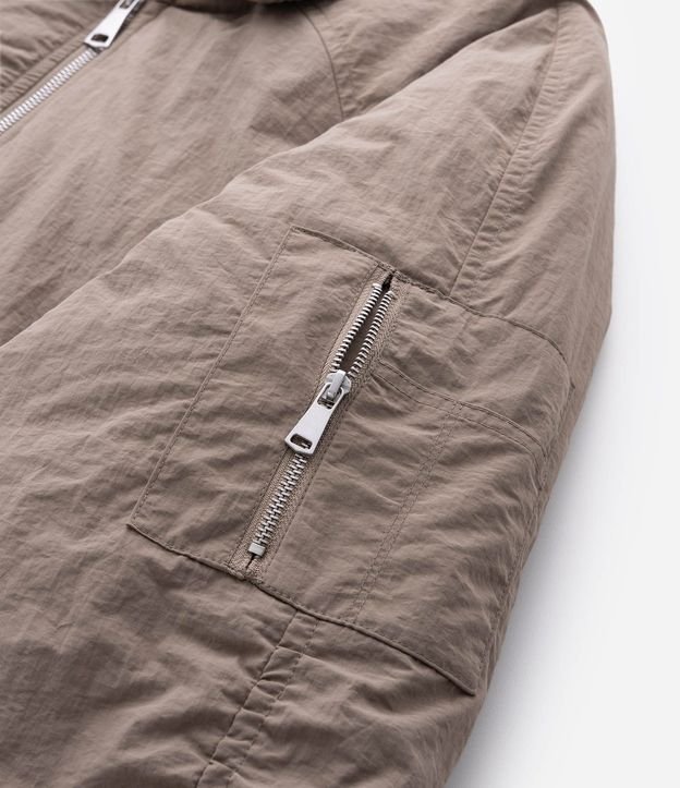 Campera Bomber en Poliamida con Bolsillos 10