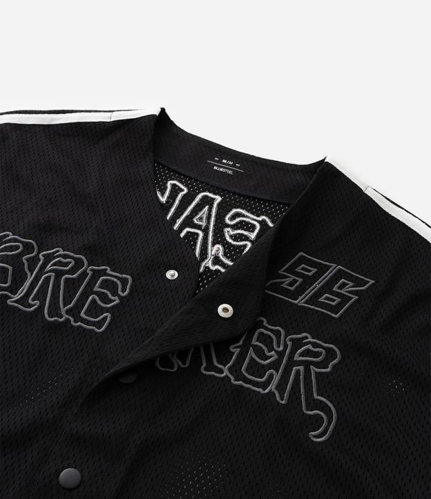 Camisa Deportiva en Textura Mesh con Bordado Breaker 10