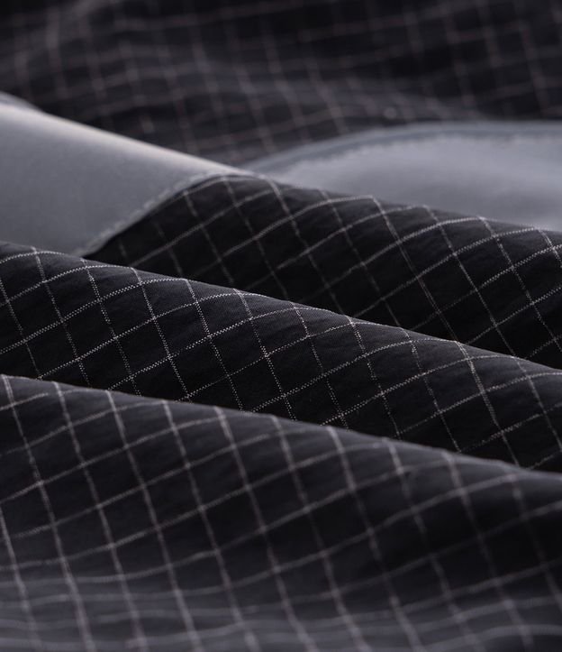 Campera Masculina Liviana en Tejido Tecnológico con Paneles Reflectivos 8