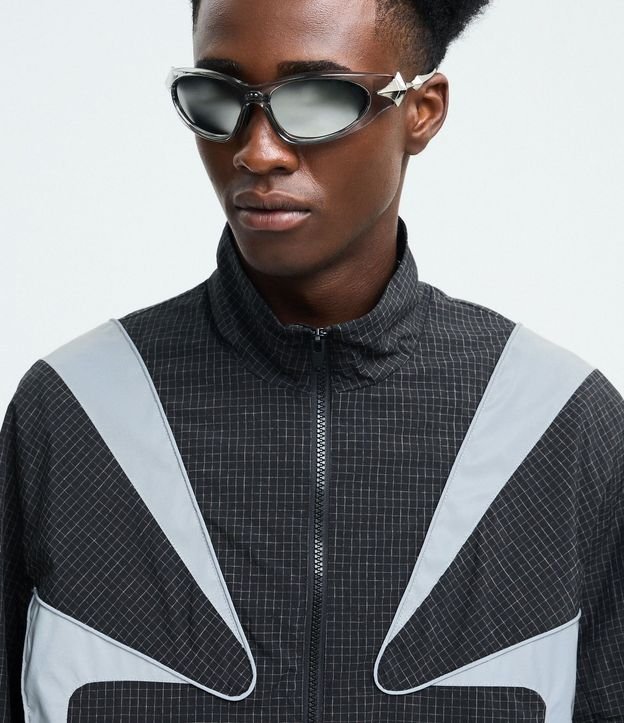 Campera Masculina Liviana en Tejido Tecnológico con Paneles Reflectivos 5