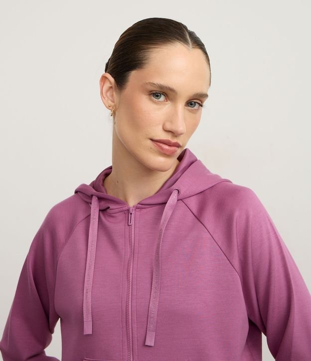Campera Deportiva con Modal y Bolsillo Canguro 3
