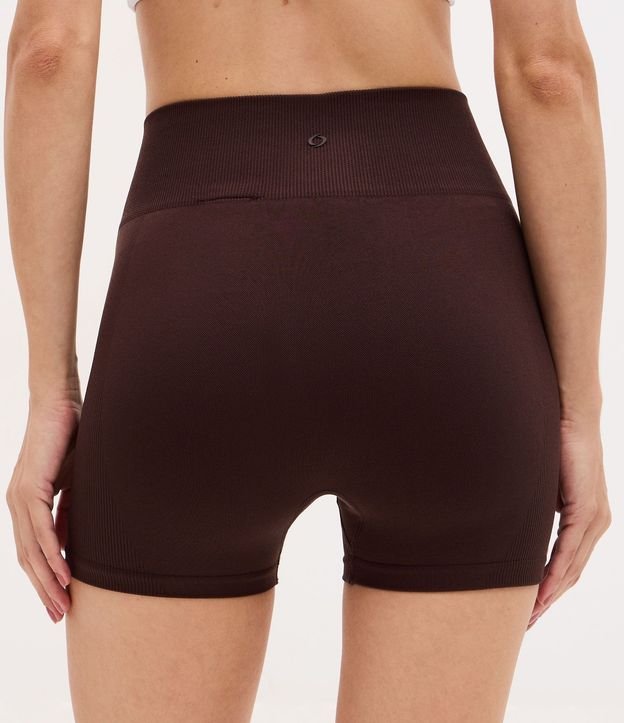 Bermuda Deportiva en Poliamida Seamless con Lateral Acanalada 4