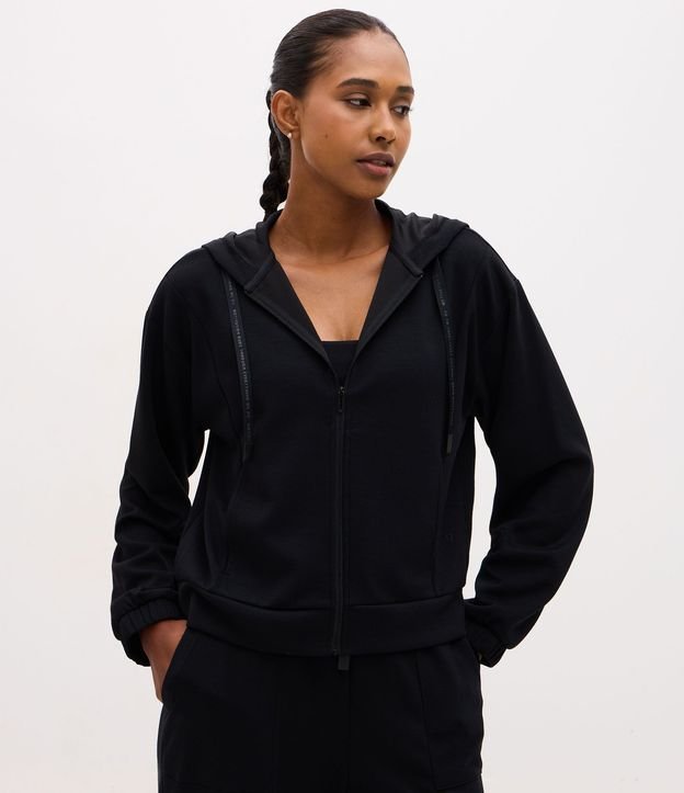 Campera Deportiva Regular en Modal con Capucha 1