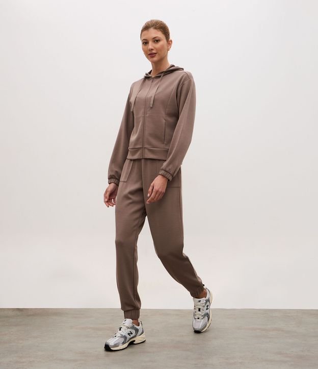 Campera Deportiva Regular en Modal con Capucha