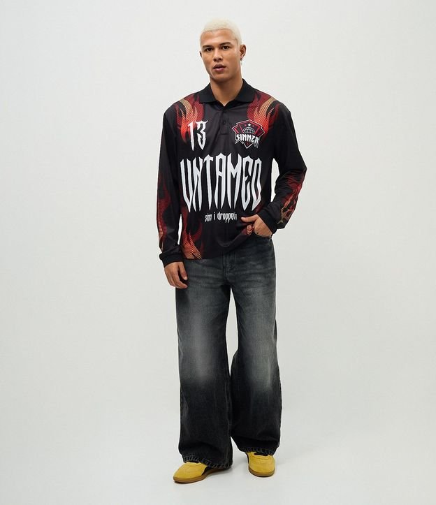 Remera Boxy Manga Larga Estampado Chamas y Lettering Sinner 2