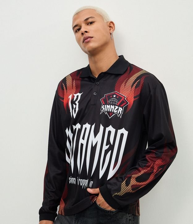 Remera Boxy Manga Larga Estampado Chamas y Lettering Sinner 4