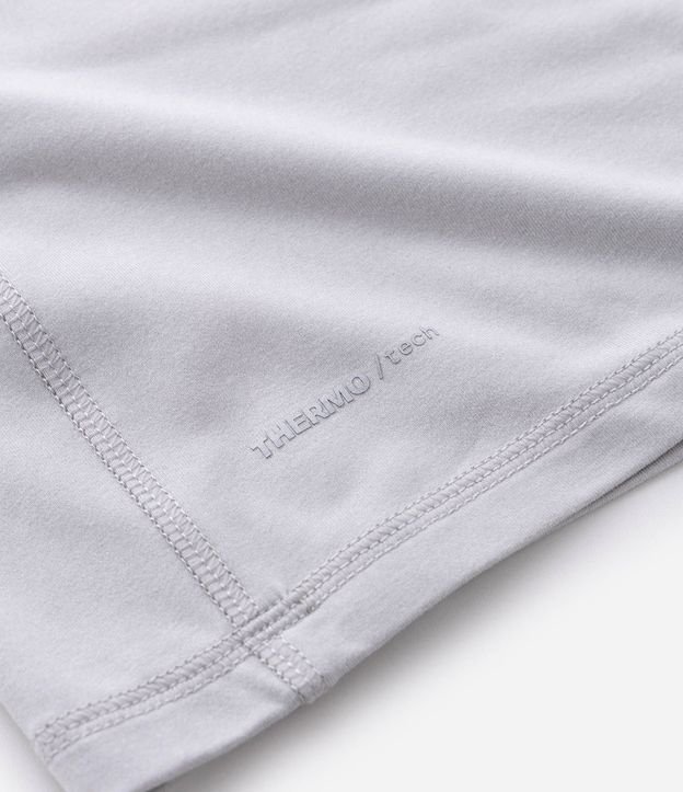 Remera Térmica en Manga larga con Toque Suave y Recortes 13