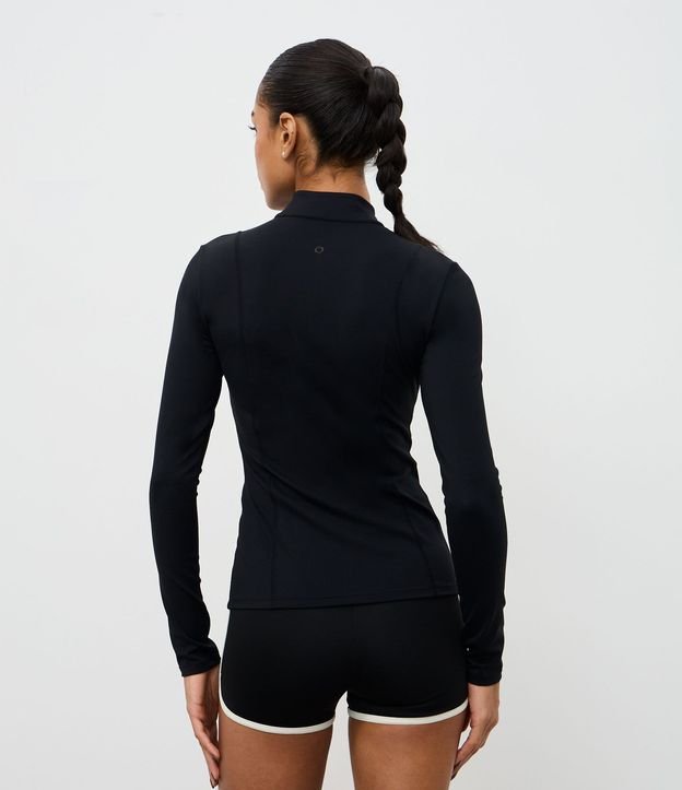 Campera Deportiva en Microfibra con Cremallera y Bolsillos 4