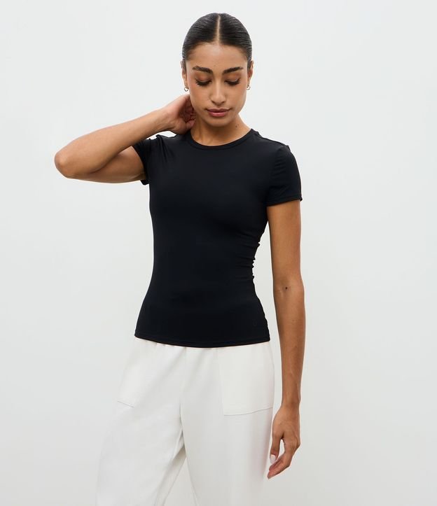 Remera Deportiva en Microfibra con Manga Corta