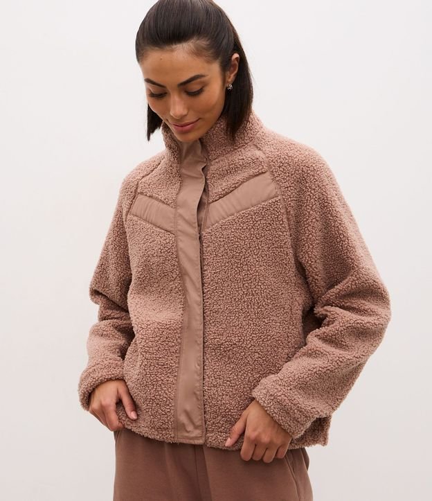 Campera Bomber Deportiva en Sherpa con Cuello Alto 1
