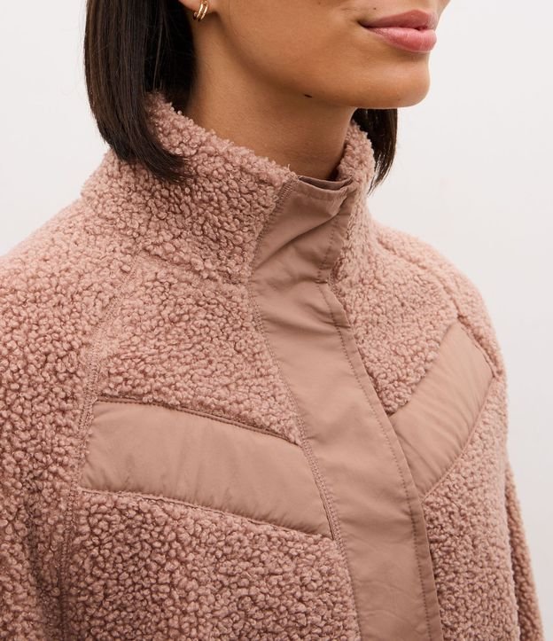 Campera Bomber Deportiva en Sherpa con Cuello Alto 4