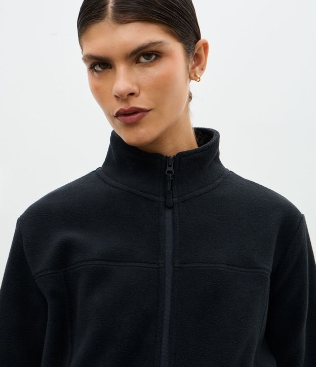 Campera Pesada Deportiva en Fleece con Cuello Alto 3
