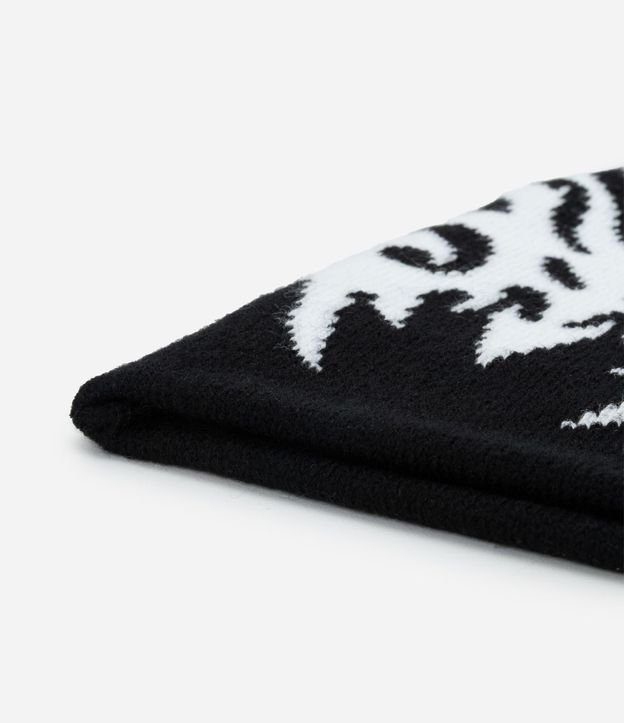 Gorro en Punto Doble Faz con Estampa Tribal Abstracta 5