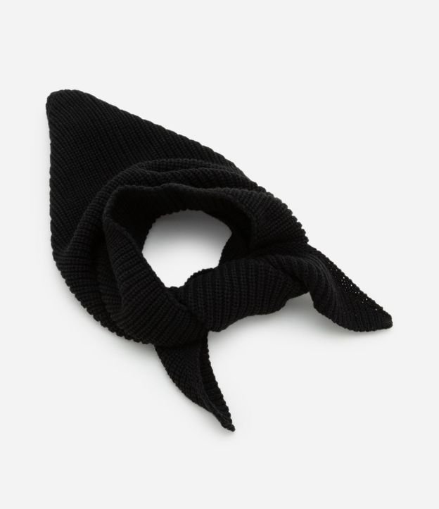 Pañuelo en Punto con Formato Triangular 2
