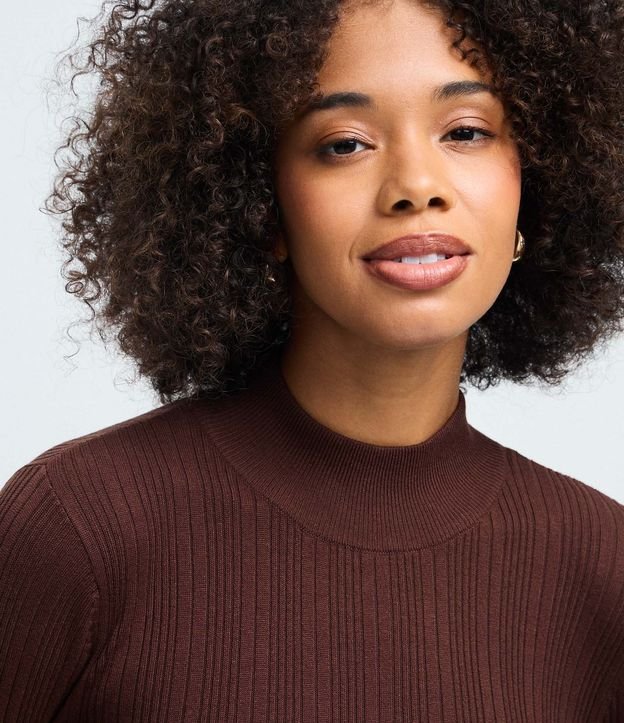 Blusa Rectilínea Punto con Cuello Alto Adulto 3