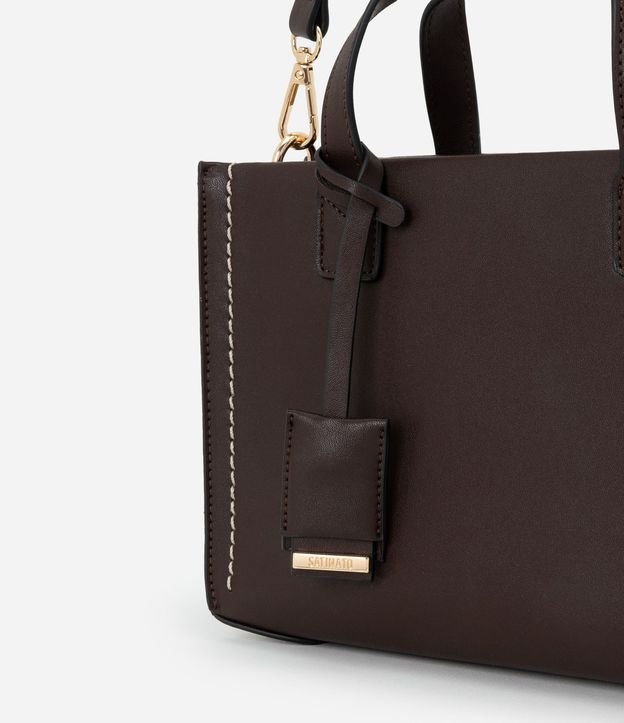 Cartera Satchel Mediana con Asa Larga y detalles Metalizados 4