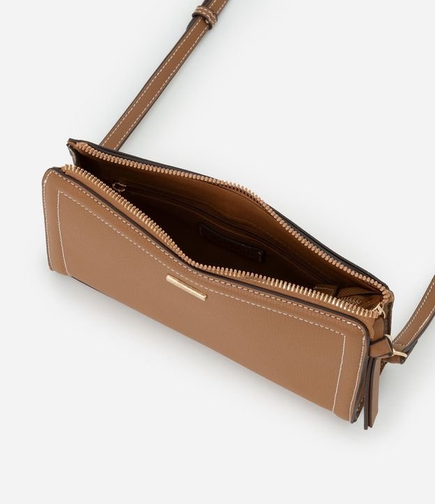 Cartera Pequeña con Asa Transversal y Detalles Metalizados 5
