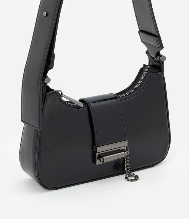 Cartera Baguette Pequeña en PU y Detalles en Metal 1