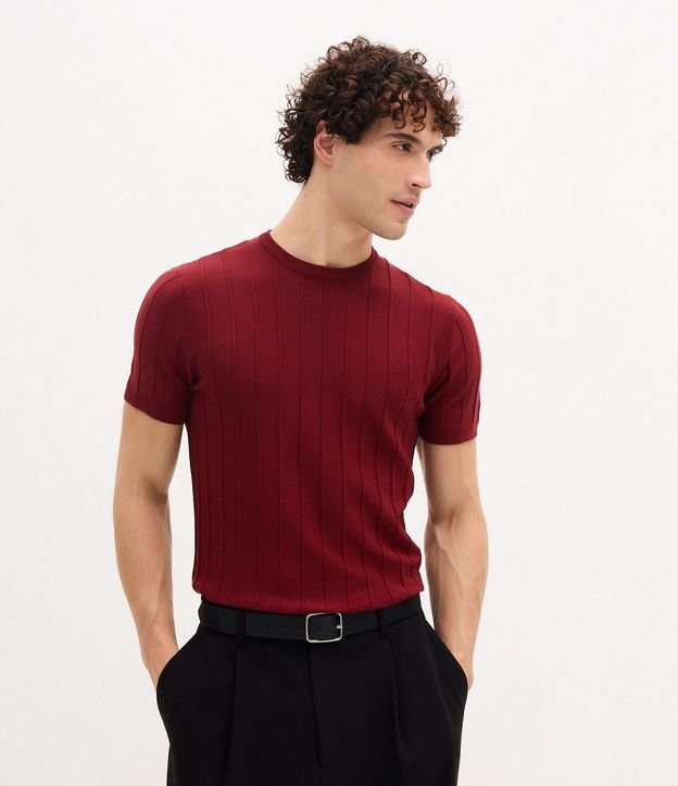 Remera Slim en Viscosa con Textura de Rayas y Manga Corta 1