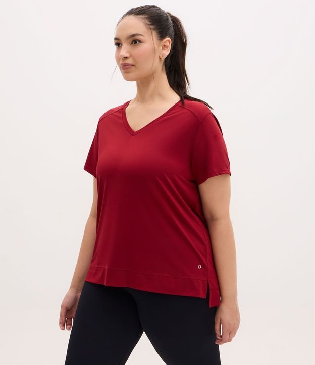 Remera Deportiva en Microfibra Agujerada con Ruedo Mullet
