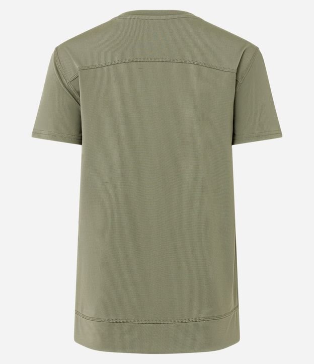 Remera Deportiva en Microfibra Agujerada con Ruedo Mullet 3