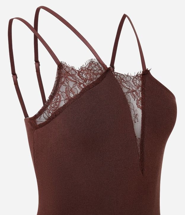 Vestido Midi con Escote Asimétrico y Detalle en Encaje 4