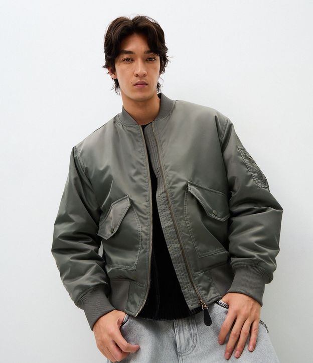 Campera Bomber Lisa con Bolsillos Delanteros