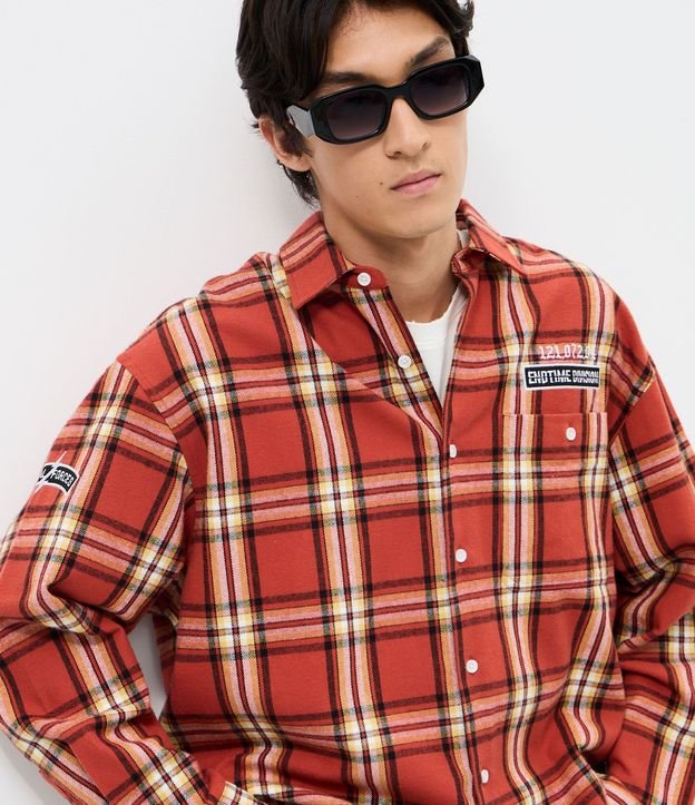 Camisa Oversized Manga Larga en Franela de Cuadros con Lettering Bordado 3