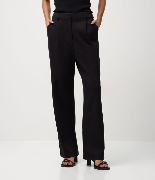 Pantalón Recto en Punto Roma con Pliegues 4