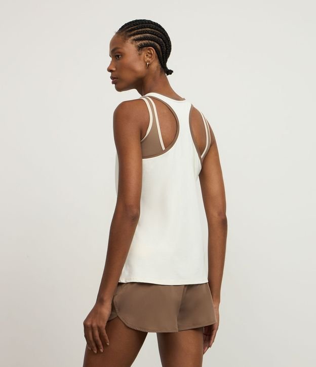 Musculosa Deportiva en Microfibra con Recorte y Estampado Localizado 4