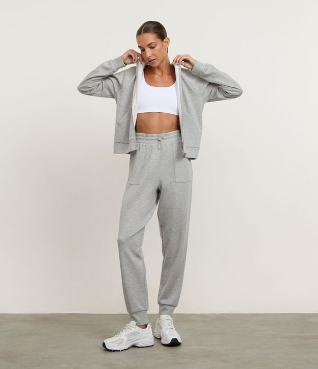 Campera Deportiva con Modal y Bolsillo Canguro 1