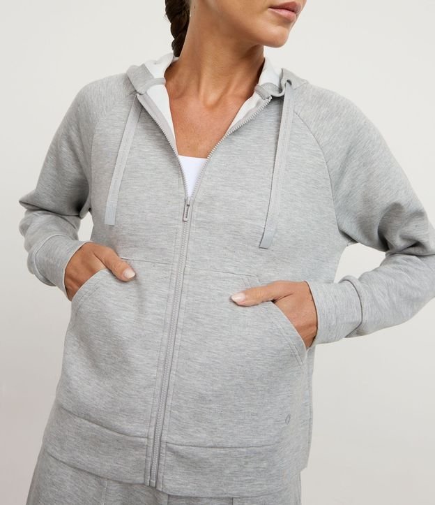 Campera Deportiva con Modal y Bolsillo Canguro 2