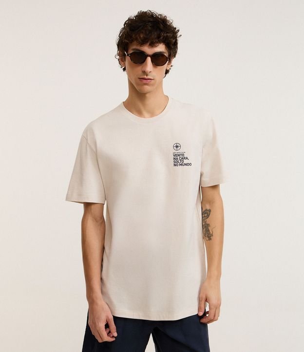 Remera Comfort en Algodón con Estampa Lettering al Frente