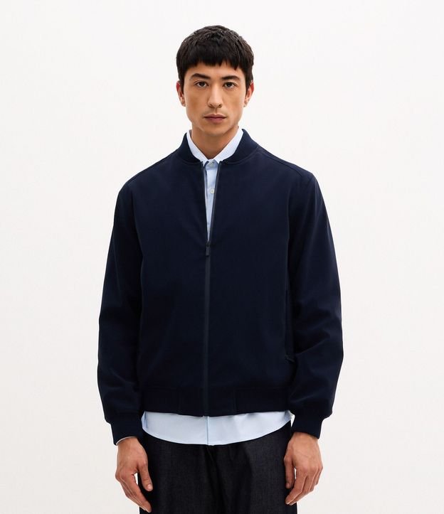 Campera con Tecnologia Repelente al Agua 3